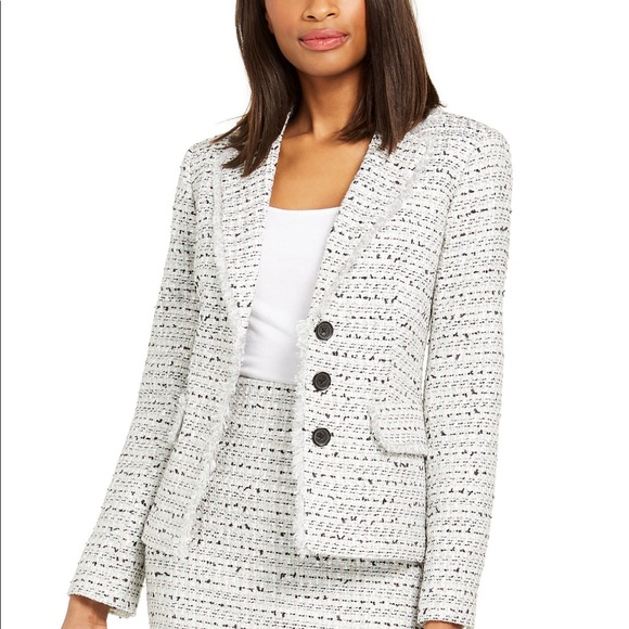 Karl Lagerfeld Jackets & Blazers - Karl lagerfeld short tweed blazer